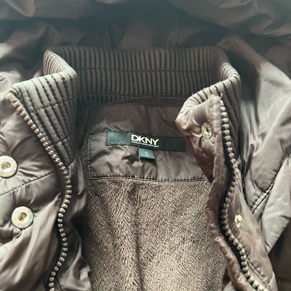 Vintage DKNY Middie Puffer - Picture 4 of 17